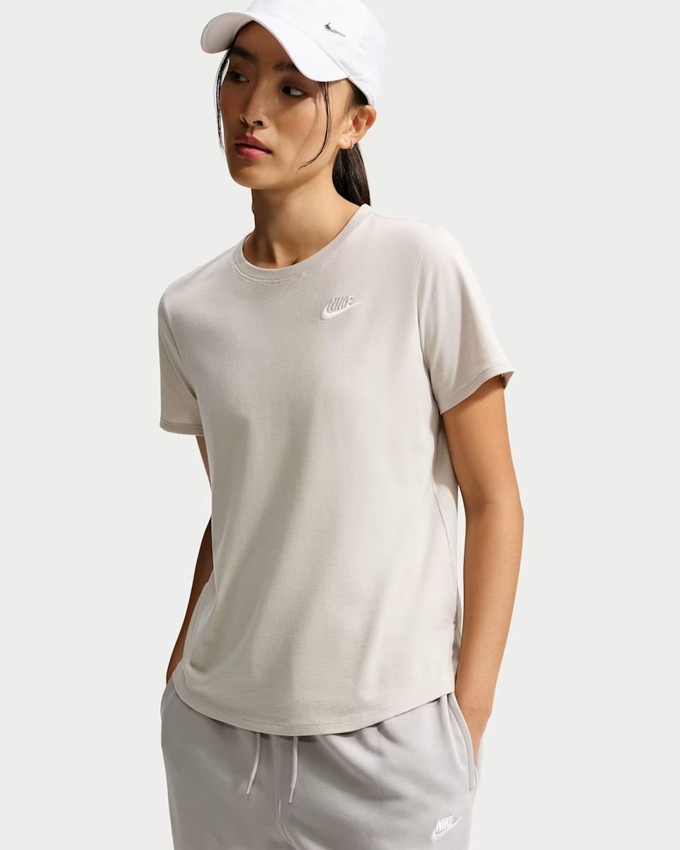 Nike Sportswear club essentials wom Sport t-shirt korte mouw dames Bruin