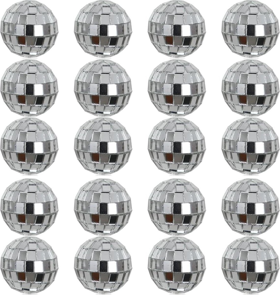 Reflecterende mini discoballen in helder zilver, ideaal voor feestdecoratie zoals cake, kerstboom en verjaardagsfeestjes.