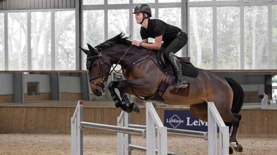 Tapis De Selle FULL - Noir - Matelassage étoile - Liseré Pailleté - Pour Saut D'obstacles