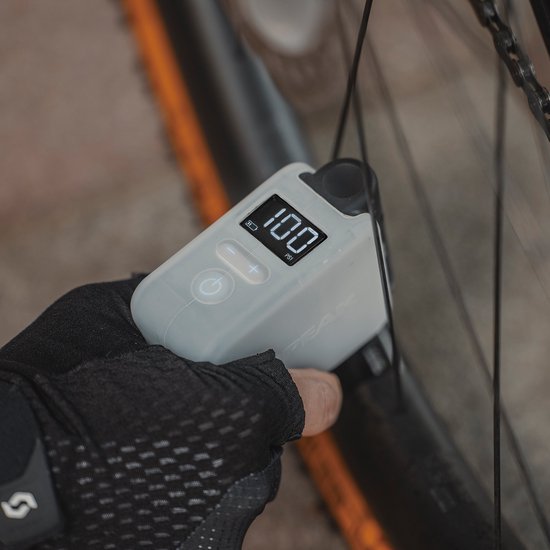 Topeak pomp E-booster digital mini accucompressor van Topeak — afbeelding 4