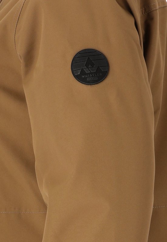 Detail van de linkermouw van een bruine parka met een rond zwart logo met bergen en 'WHISTLER DENMARK' erop.