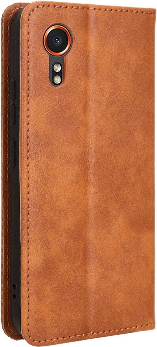 Mobigear Telefoonhoesje geschikt voor Samsung Galaxy Xcover 7 Hoesje | Mobigear Sensation Bookcase Portemonnee | Pasjeshouder voor 3 Pasjes | Telefoonhoesje voor Pinpas / OV Kaart / Rijbewijs - Bruin