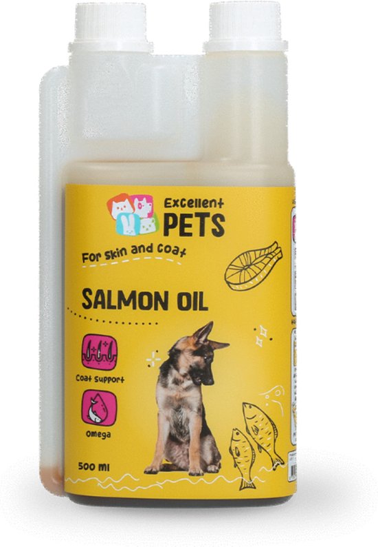Fles zalmolie van 500 ml met een geel etiket. Een Duitse Herder zit centraal.