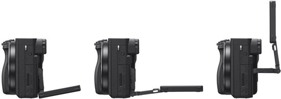 Drie zijaanzichten van de zwarte Sony A6400 camera, met het scherm in verschillende posities.