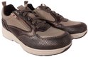 Paar donkergrijze sneakers met lichte grijze en bruine panelen. Snake-print op de neus en zijkant. Ritssluiting.