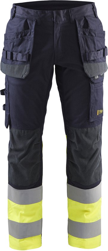 Donkerblauwe werkbroek met grijze mesh panelen en gele en grijze reflecterende banden. Diverse zakken.