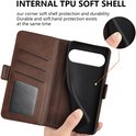 Bruine wallet case geopend, met een losse zwarte TPU binnenhoes.