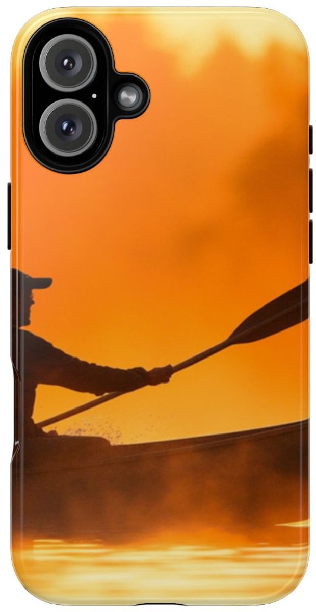 Silhouet van Kanoër bij Zonsondergang – Telefoonhoesje Geschikt voor iPhone 16 Plus
