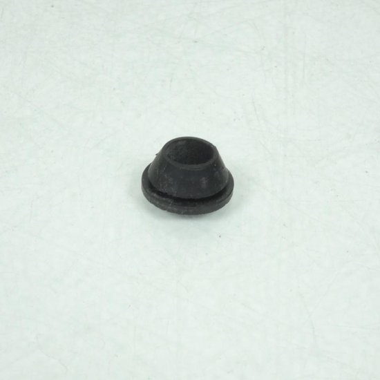 Zwarte rubberen ring met een platte bovenkant en schuine zijkanten.