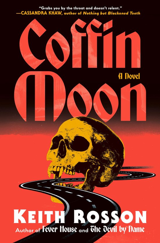 Boekcover 'Coffin Moon' met een gele schedel op een kronkelende zwarte weg tegen een rode achtergrond.