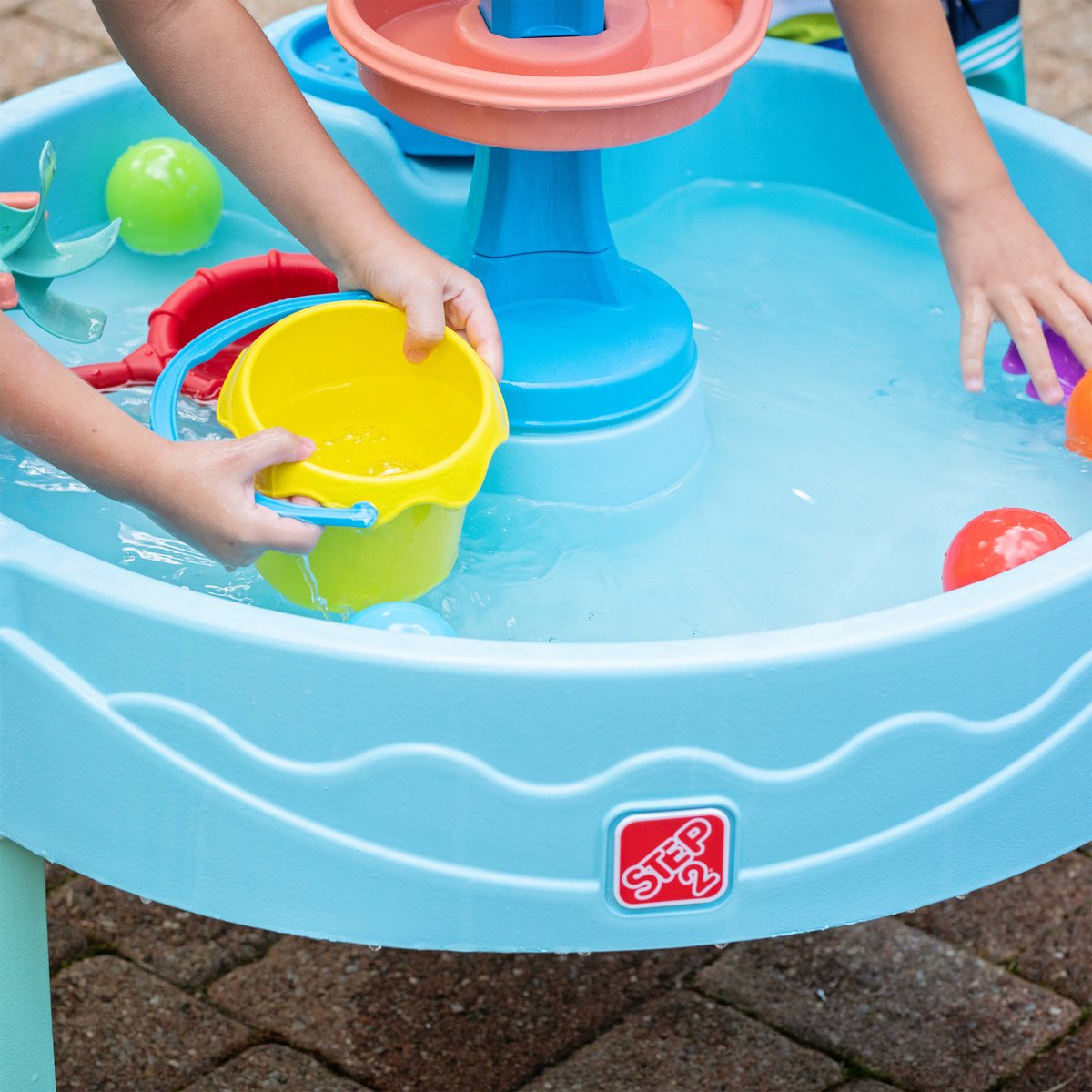 Step2 Double Spin & Showers Watertafel – Inclusief speelballen, zeediertjes en wateraccessoires – Waterspeelgoed voor kind – Activiteitentafel met water voor de tuin / buiten — afbeelding 8