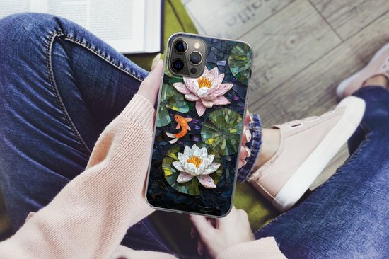 Telefoonhoesje Geschikt voor iPhone 12 Pro hoesje - Glasstukjes - Leliebladeren - Vis - Oranje - Siliconen Telefoonhoesje Telefoonhoesje
