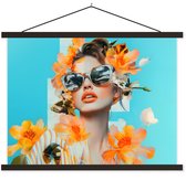 Posterhanger incl. Poster 40x30 cm - Schoolplaat - Bloemen - Vrouw - Zonnebril - Blauw - Textielposter - Zwarte latten