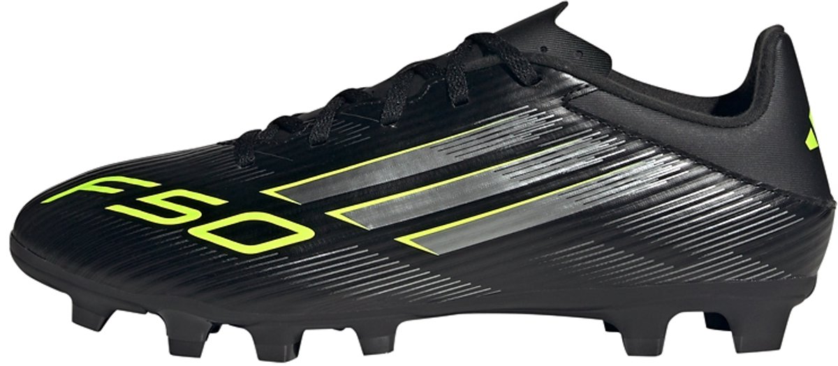 Zwarte adidas F50 Club voetbalschoenen voor unisex, maat 43 1/3, met ondersteunende Fiberskin en opvallende gele details.