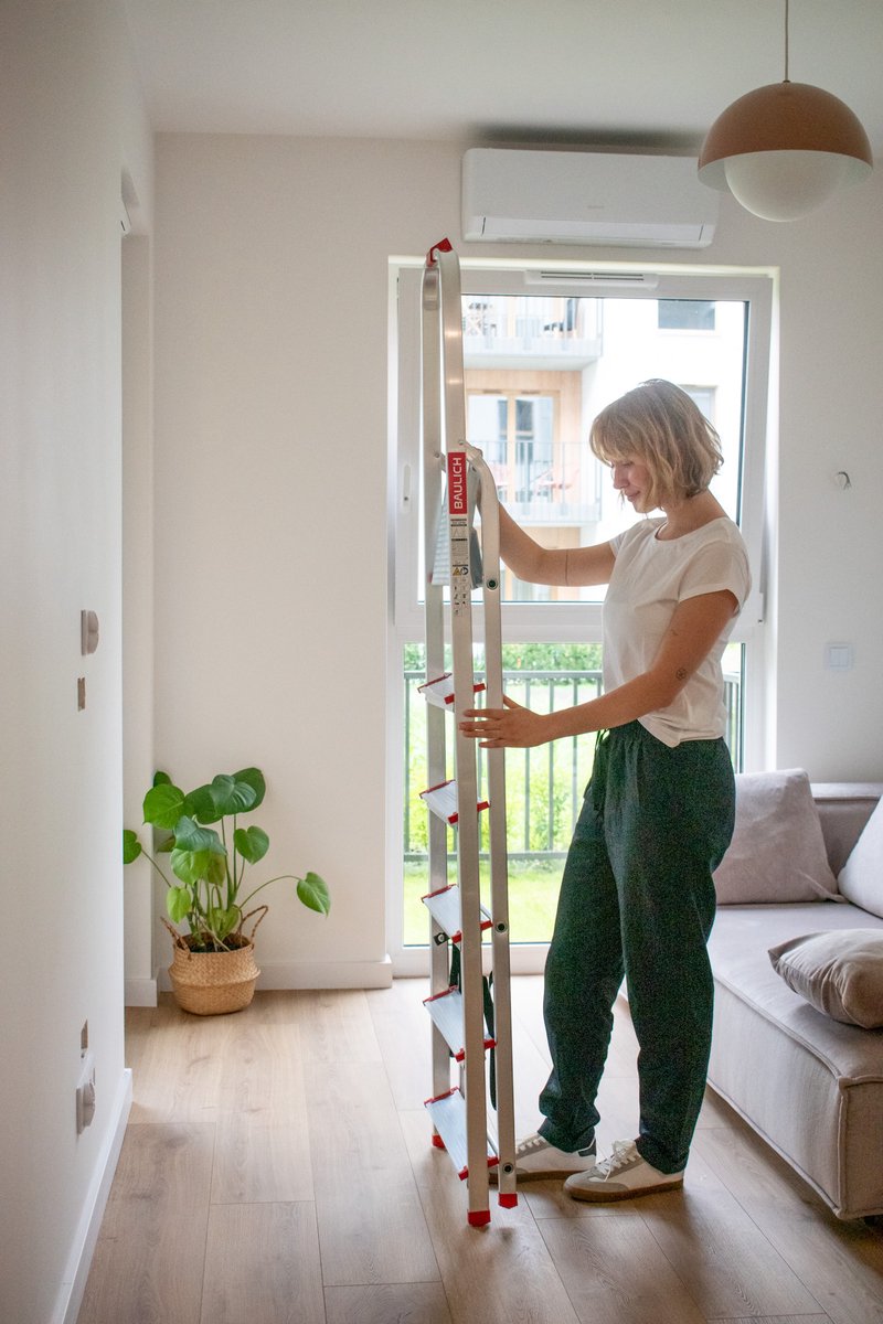Baulich Vouwladder aluminium met haak - 6 treden huishoudladder met antislip - werkhoogte 319 cm, stabiele laddervoeten – foto 6