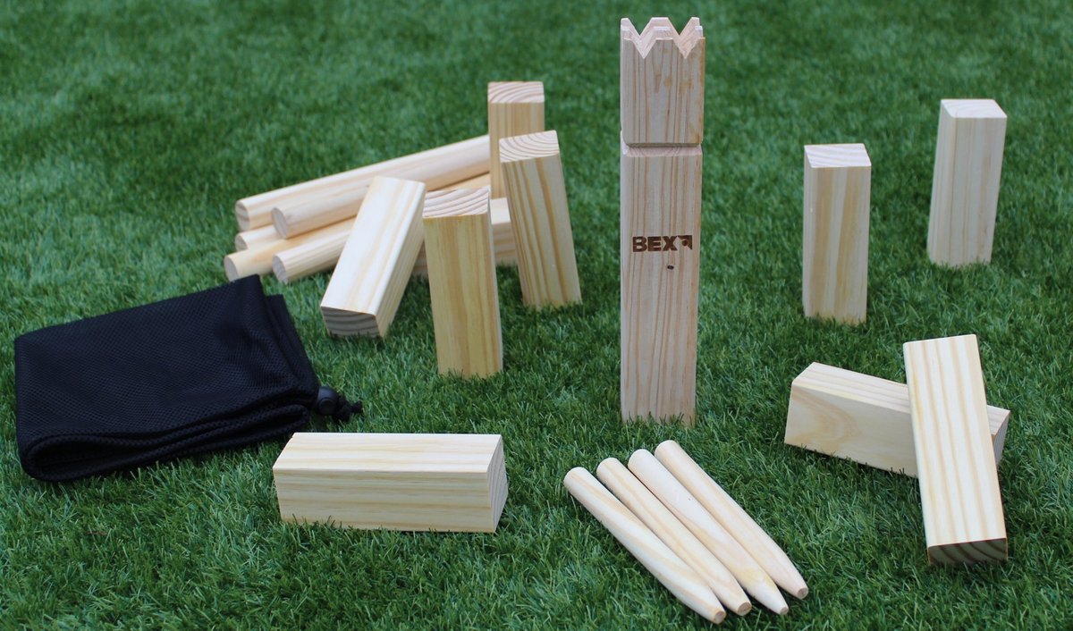 Bex Kubb Basic – Zweeds Vikingschaak – Toegankelijk Buitenspel – FSC Grenenhout – Koning Met Houtkleurige Kroon – Vanaf 8 Jaar – Inclusief Opbergnet Met Trekkoord — afbeelding 4