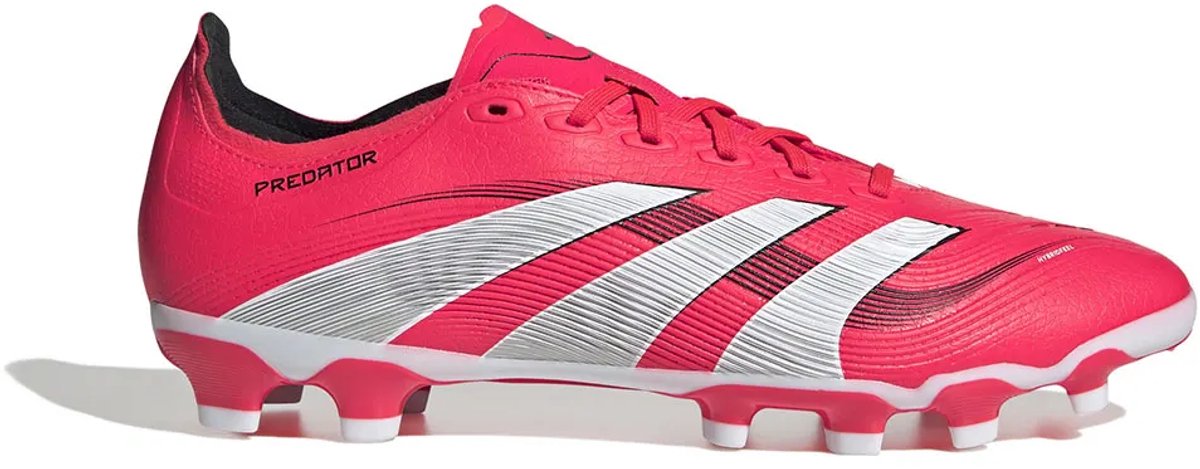 Rode Adidas Predator League Mg voetbalschoenen met 3D-textuur en grip, maat EU 46 2/3. Perfect voor doelpunten.