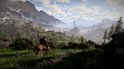 Ruiter op paard in berglandschap met kasteel op achtergrond