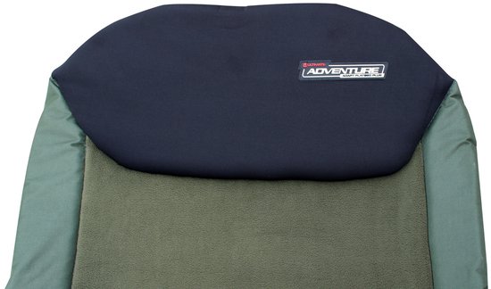 Donkerblauwe en groene hoofdsteun met 'Ultimate Adventure' logo.