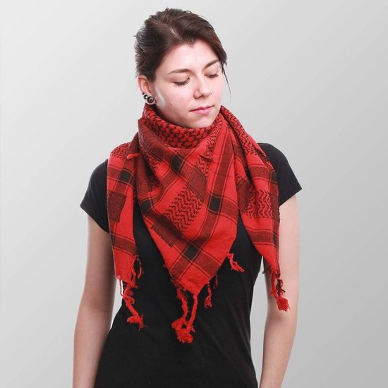 Sneeuw, regen, koude … ik ben er klaar voor met deze leuke hack om je sjaal eveneens als muts te gebruiken 🥰, Sla deze handigheid op & volg me voor meer tips tegen outfit stress 🥰, P.S.: leren welke