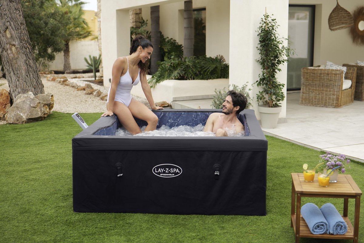Bestway Stockholm ThermaCore UltraFit Smart AirJet 6 Hot Tub - afbeelding 2
