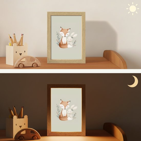 Nachtlampje 15x20 cm - Kinder lampje - Illustratie - Vos - Konijn - Bladeren - Tafellamp kinderkamer - Slaapkamer lamp - Bedlamp kinderen - Kinderlampje stopcontact - Wandlamp babykamer - Nachtlampjes van Mr. Starsky — afbeelding 4