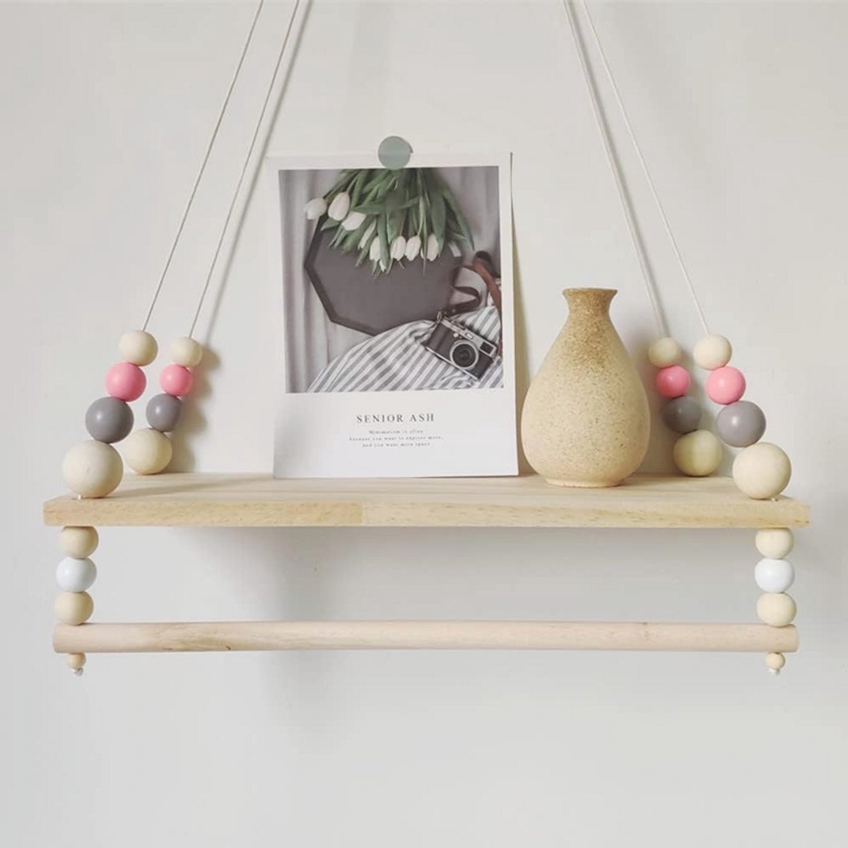 Houten zwevende planken met kralen en handdoekbeugel voor wanddecoratie