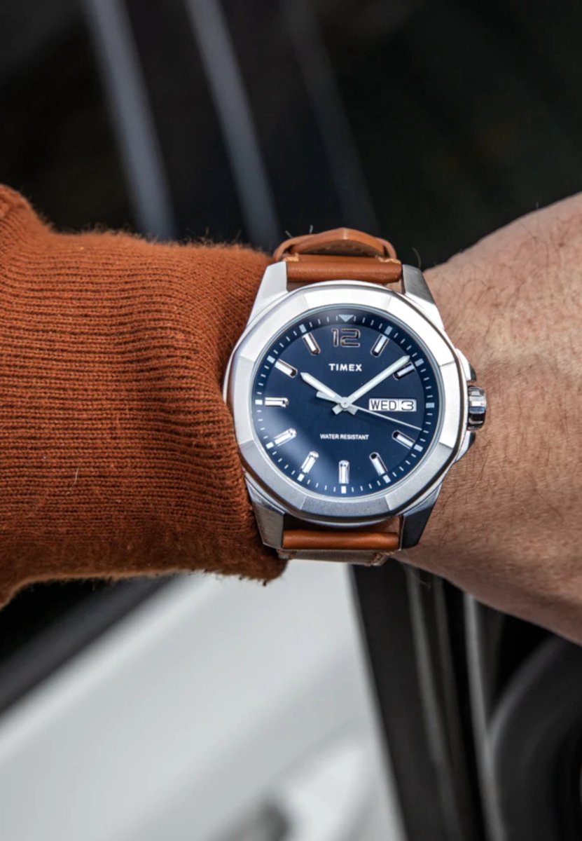 Timex Essex Ave 46 Quartz Analoog Horloge Bruin En Zilverkleurig Kast Gemaakt Van 100% Loodarm Messing En Een Armband Van 100% Leer 46 TW2W92800AJ, TW2W92900AJ