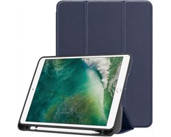 imoshion Tablet Hoes - Geschikt voor Apple iPad Air 2 (2014) / Air 1 (2013) / 6e generatie (2018) 9.7 inch / 5e generatie (2017) 9.7 inch - Trifold Bookcase - Donkerblauw