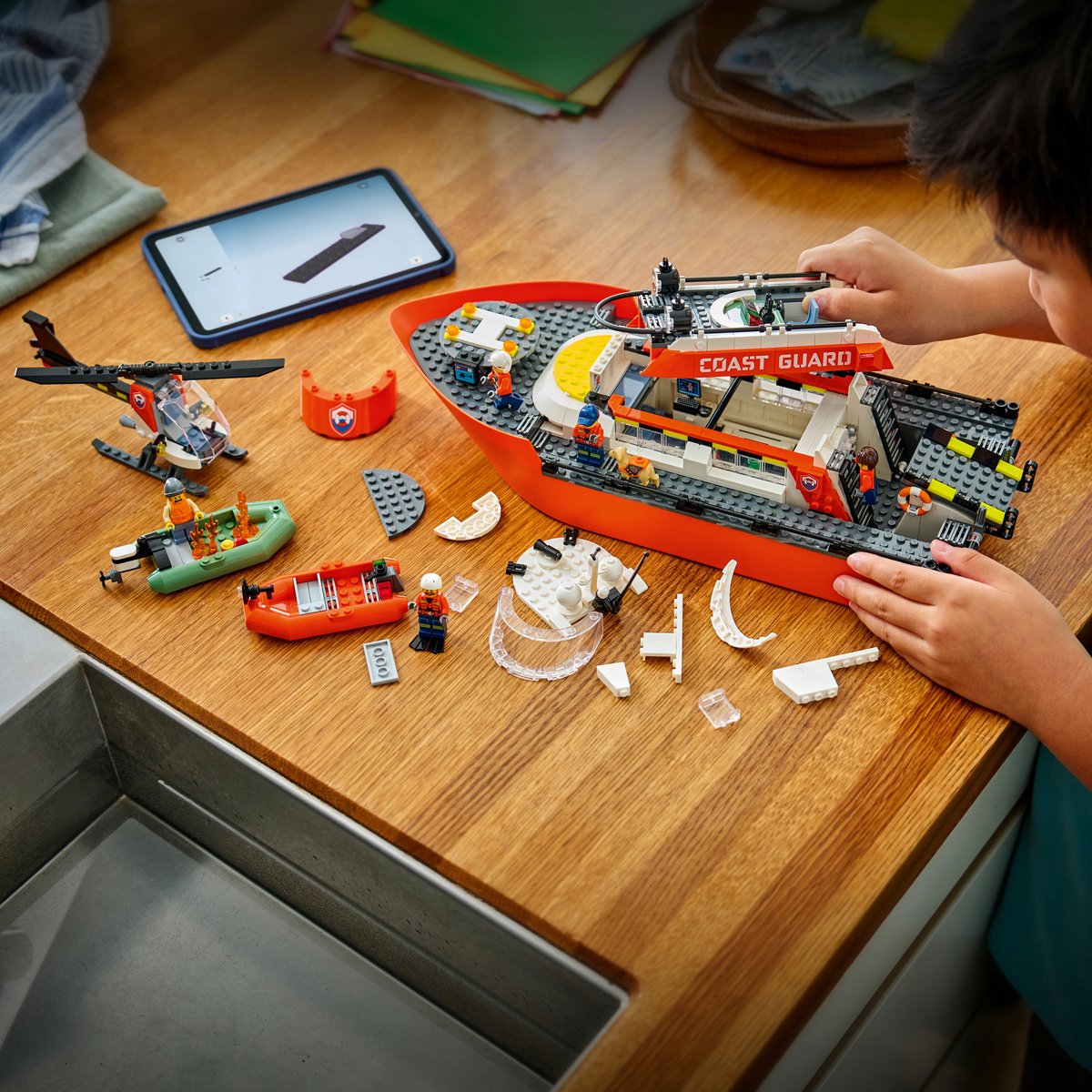 LEGO City Exploration - Kustwacht Reddingsboot - Met Helikopter — cadeau in Spellen & Speelgoed - foto 3