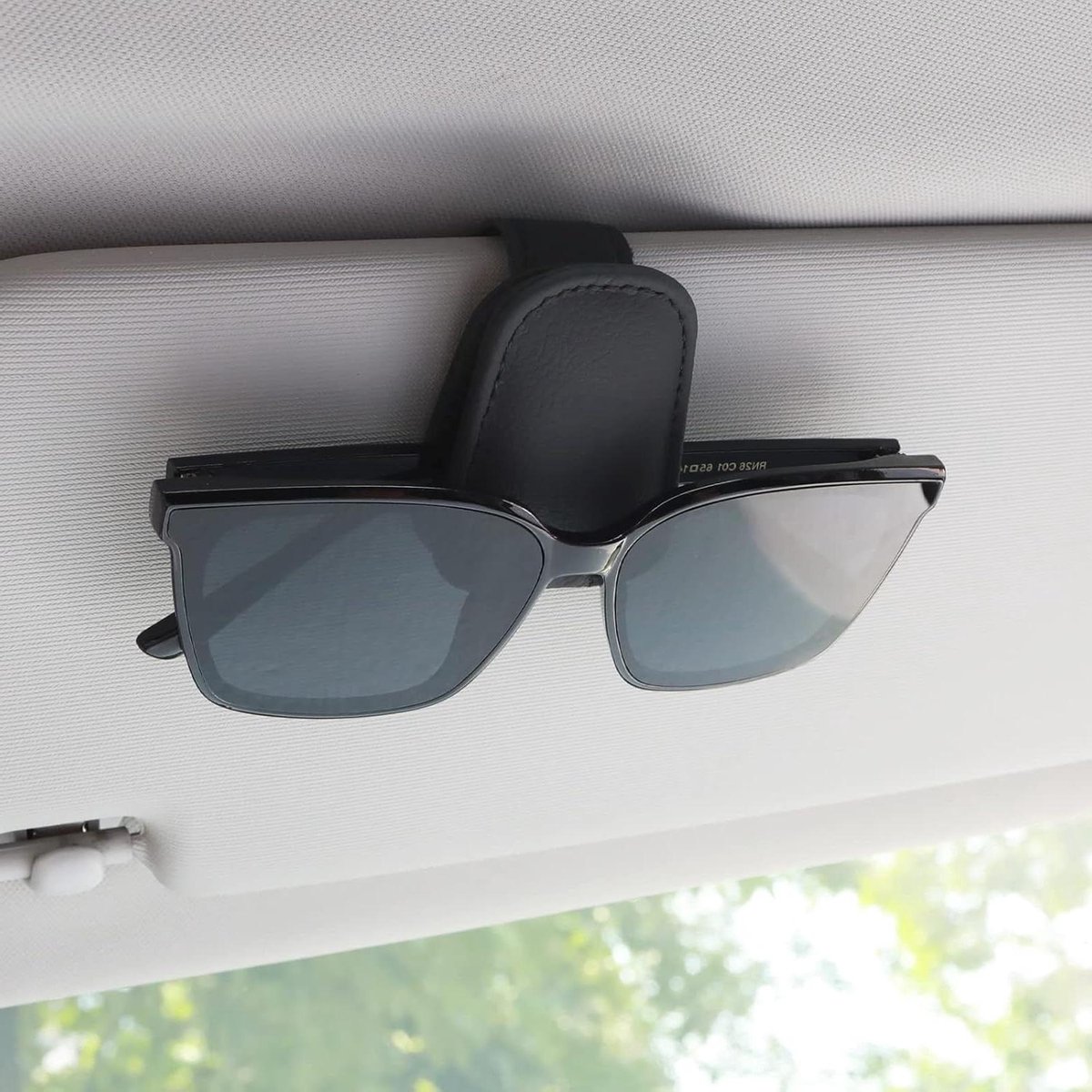 Provento - Zonnebrilhouder auto zonneklep magnetisch zwart met lederen hanger.