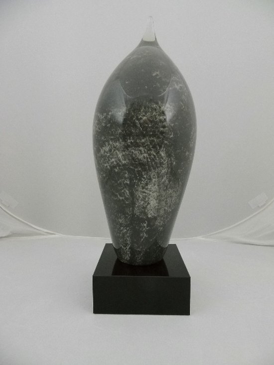 Sculptuur - 37 cm hoog - beeld glas - urn grijs - decoratie