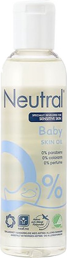 Flesje Neutral Baby Skin Oil met tekst 'Specially developed for sensitive skin'.