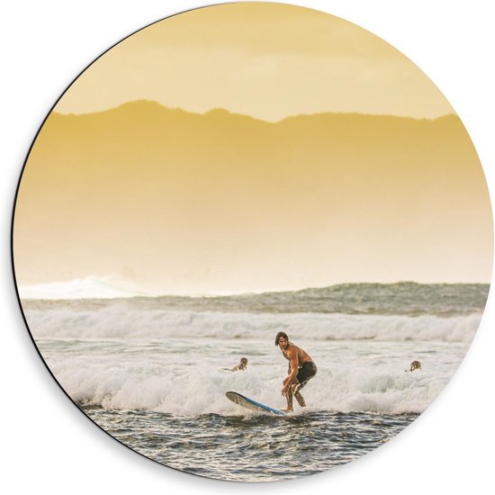 Dibond Wandcirkel - Zee met Surfer - 50x50cm Foto op Aluminium Wandcirkel (met ophangsysteem)