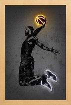 JUNIQE - Poster in houten lijst Lebron James -60x90 /Zwart