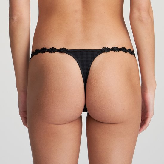 Zwarte string met een geblokt patroon en bloemenbandje