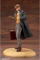 FANTASTIC BEASTS - Newt Scamander ARTFX+ 1/10 Scale Statue - 18cm