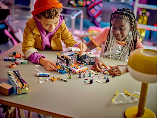 LEGO Friends Toerbus van popster - 42619