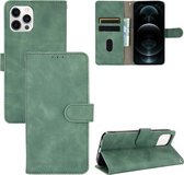 Effen kleur huidgevoel magnetische gesp horizontale flip kalf textuur PU lederen tas met houder en kaartsleuven en portemonnee voor iPhone 13 Pro Max (groen)