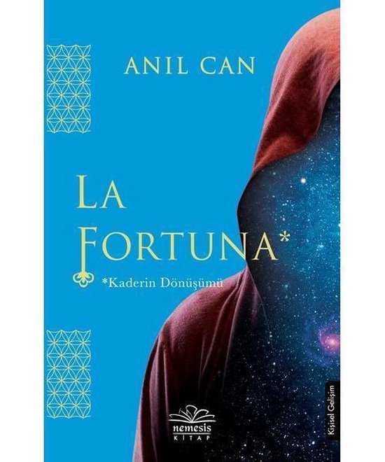 Un livre intitulé 'La Fortuna' sur fond bleu. Une silhouette avec une capuche dont le visage est remplacé par un ciel étoilé.