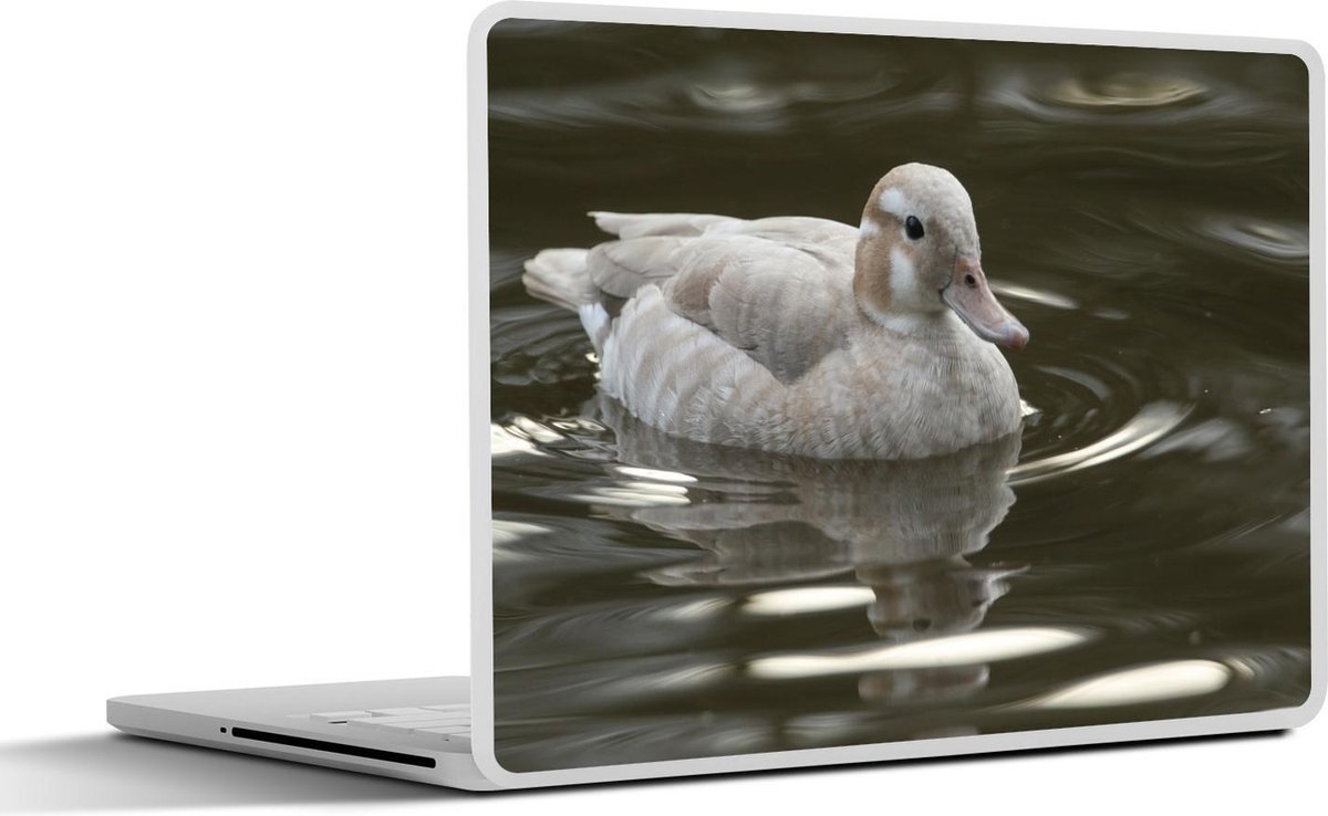 Afbeelding van product SleevesAndCases  Laptop sticker - 15.6 inch - Vrouwelijke ringtaling in het water