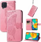 Voor Samsung Galaxy M32 Vlinder Liefde Bloemen Reliëf Horizontale Flip Lederen Case met Houder & Kaartsleuven & Portemonnee & Lanyard (Roze)