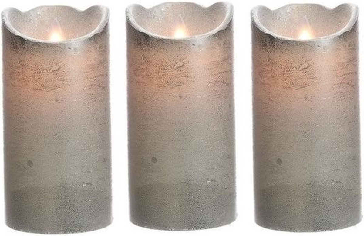 Merkloos Sans marque 3x LED kaars stompkaars zilver 15 cm flakkerend Kerst diner tafeldecoratie Home deco kaarsen 3 stuks