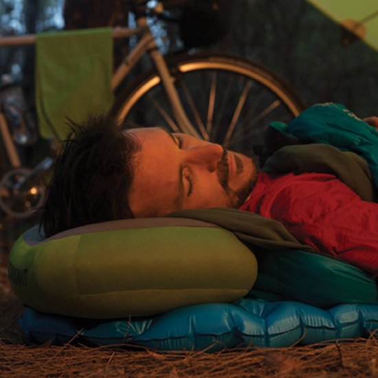 Sea to Summit Aeros Pillow Premium Kampeerkussen - Opblaasbaar Hoofdkussen - Regular - Groen