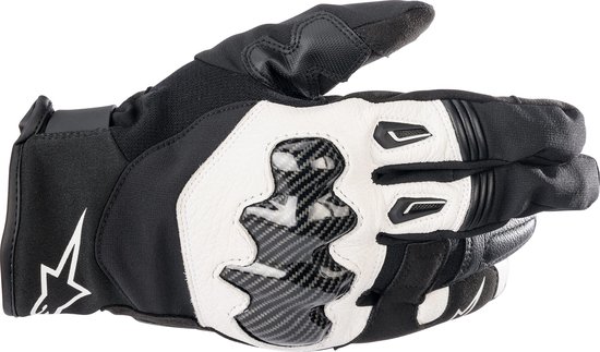 Alpinestars motorhandschoen met zwart, wit en carbonfiber design. Witte accenten en logo.