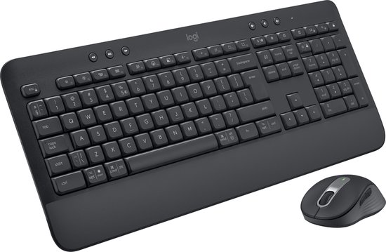 Donkergrijs Logitech toetsenbord en muis op witte achtergrond.