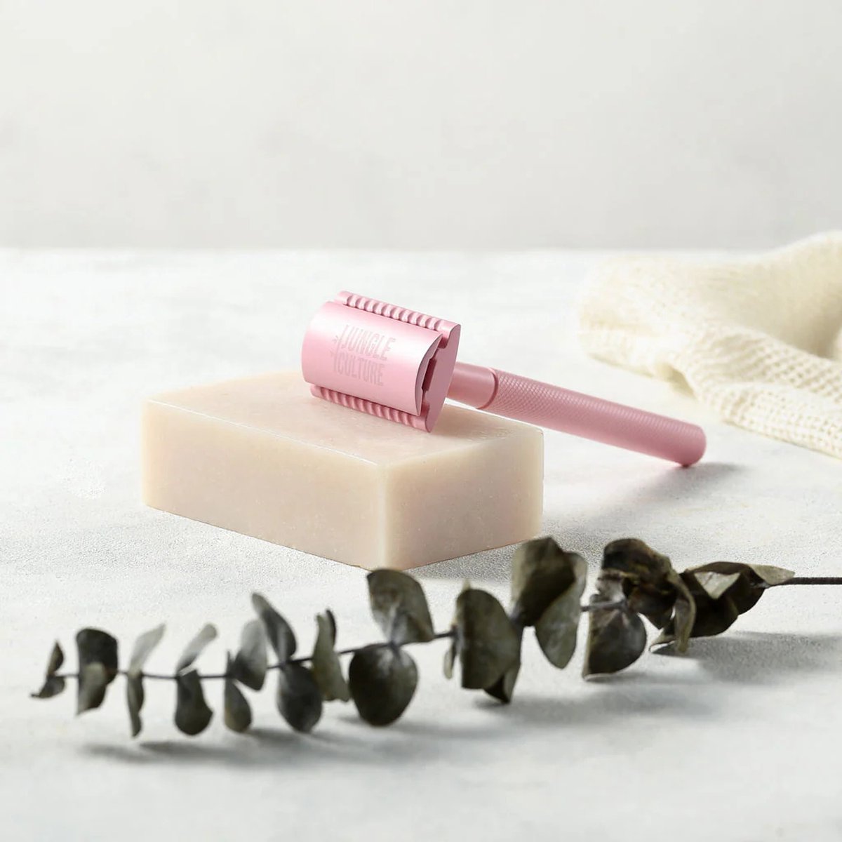 Jungle Culture Roze Safety Razor Eco-Friendly Scheermes voor Zero Waste Scheren Plasticvrij & Duurzaam Inclusief 10 Scheermesjes Herbruikbaar Unisex Scheermes voor Milieuvriendelijk Scheren