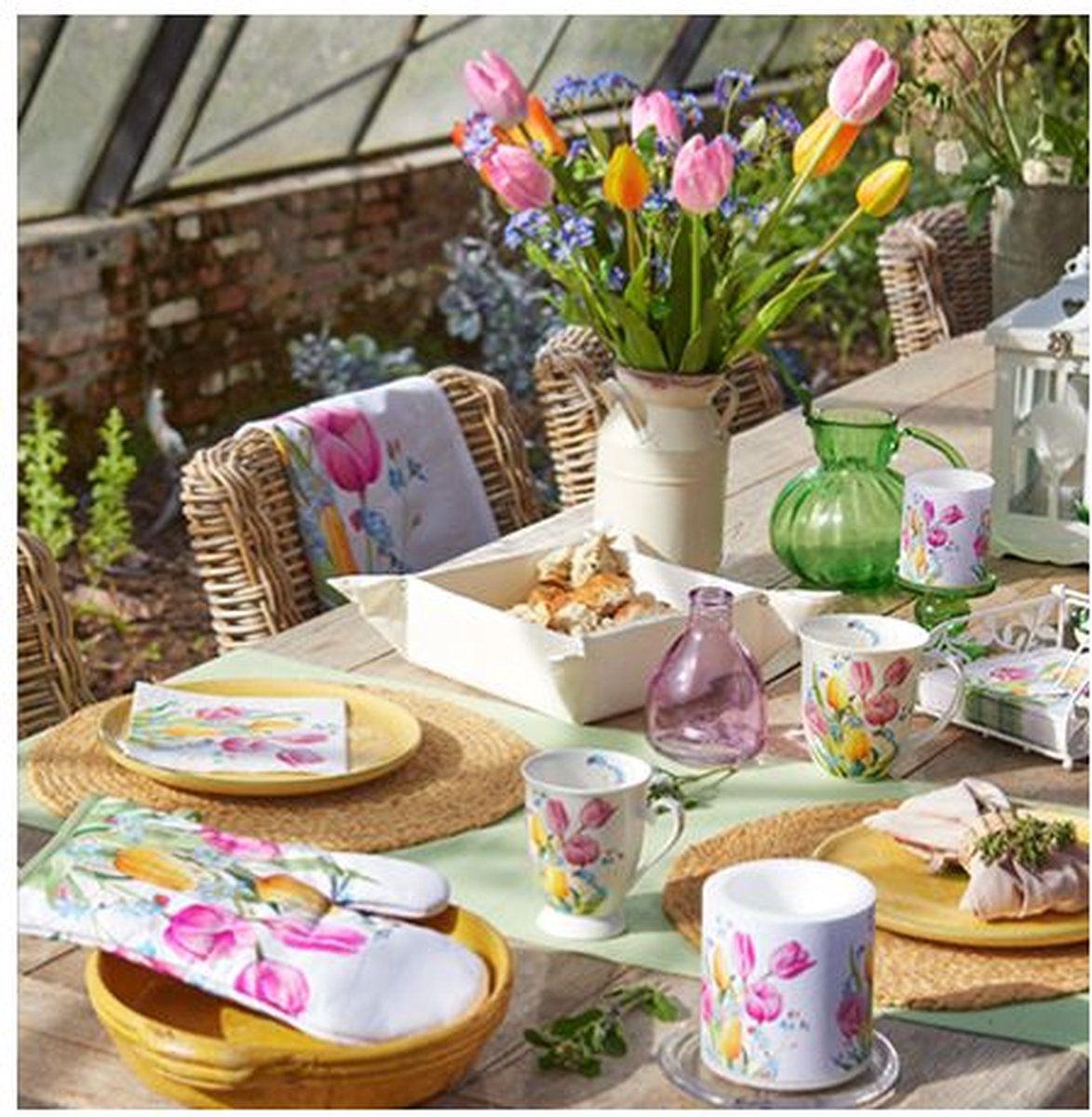 Ambiente Pannenlap Tulips bouquet