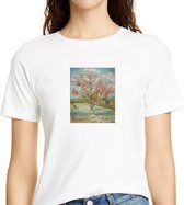 Roze perzikbomen ('Souvenir de Mauve') van Vincent van Gogh T-Shirt