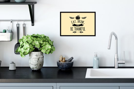 Fotolijst incl. Poster - Quote "Eat, Drink and be Thankful" wanddecoratie kerst pastel geel - 30x20 cm - Posterlijst - Kerstmis Decoratie - Kerstversiering - Kerstdecoratie Woonkamer - Kerstversiering - Kerstdecoratie voor binnen - Kerstmis